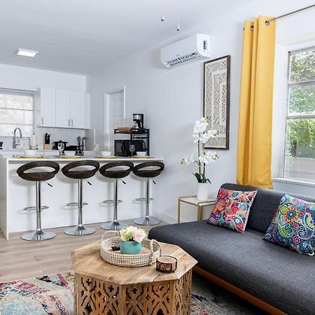 Beautiful Casita With King Bed And Private Patio Close To Calle 8, Mia Airport, Coral Gables Μαϊάμι Εξωτερικό φωτογραφία