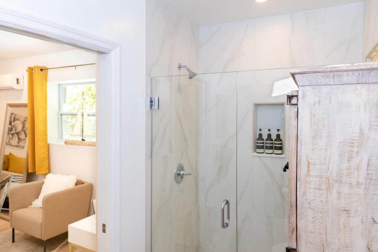 Beautiful Casita With King Bed And Private Patio Close To Calle 8, Mia Airport, Coral Gables Μαϊάμι Εξωτερικό φωτογραφία
